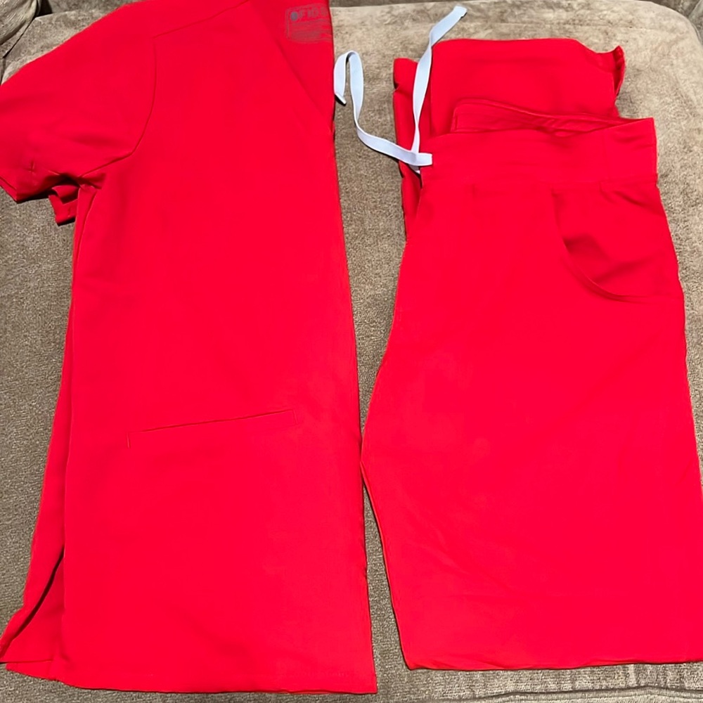 Figs MT Kades and M Casma in Red